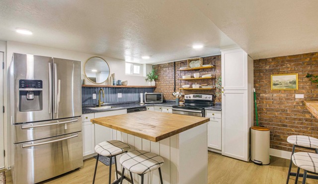 Scenic Patio & Views! Stay 10 Mi to Nordic Valley