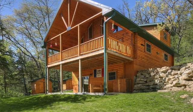 Scenic - Peaceful - Spacious - Northeast Iowa