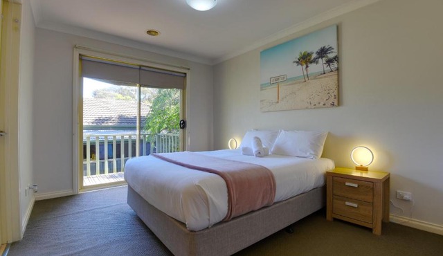 Scenic pet friendly home that sleeps 10