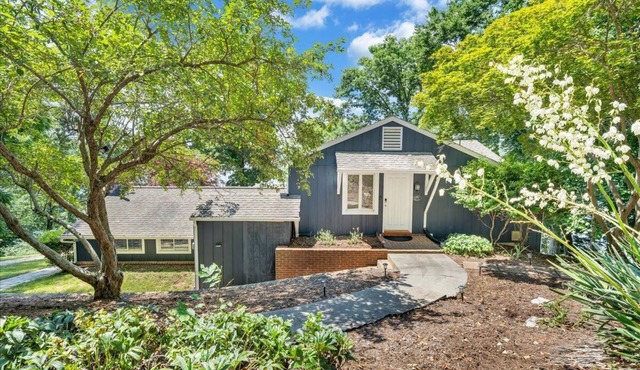 Scenic Point - Private Lakefront Home w/Dock, Fire pit, outside shower & Hot tub