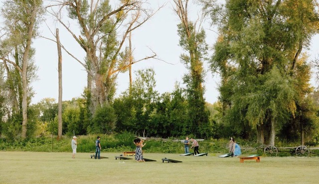 Scenic Private 30 Acre Meadow Retreat for Weddings, Reunions & Large Gatherings