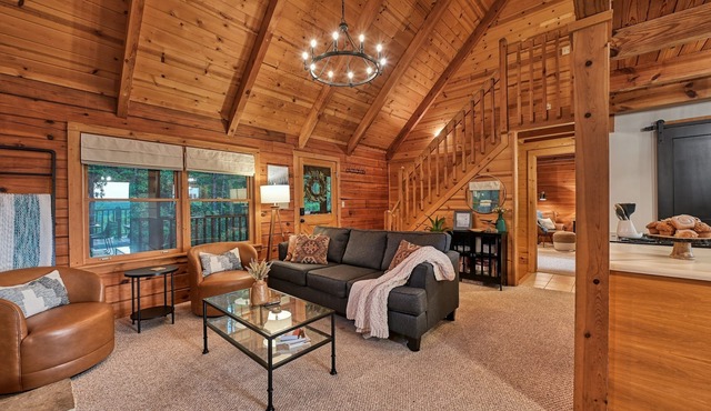 Scenic Retreat | 4BR Cabin w/Hot Tub, View, Pool Access
