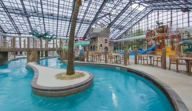 Scenic Retreat Lakeside Resort | Enjoy our Pirate’s Cay™ Indoor Water Park