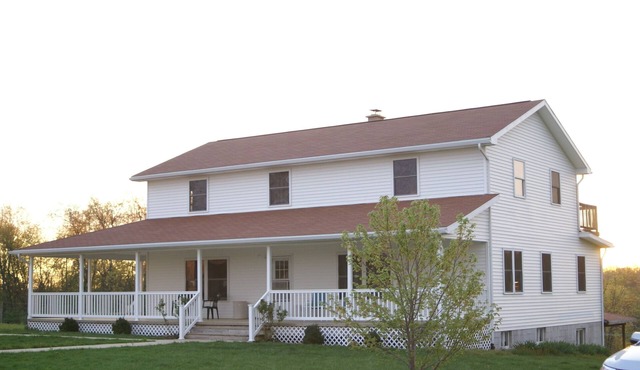 Scenic Ridge Guest House a Farmhouse in the Mohican Valley