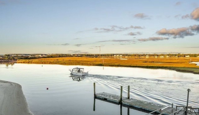Scenic River View Room, Outdoor Pool w/Scenic View, Near Bass River Lighthouse