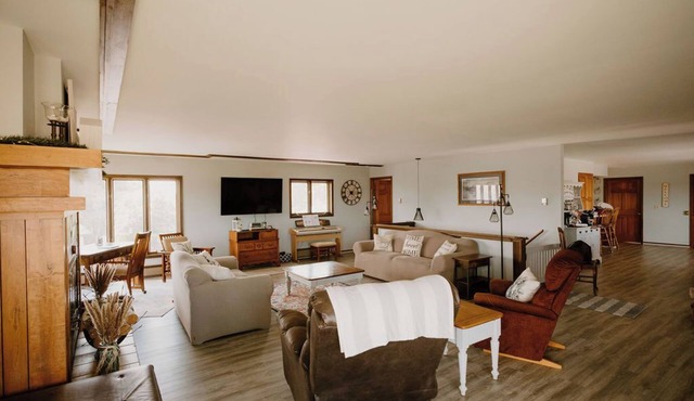 Scenic Rural Farmhouse that can sleep up to 20