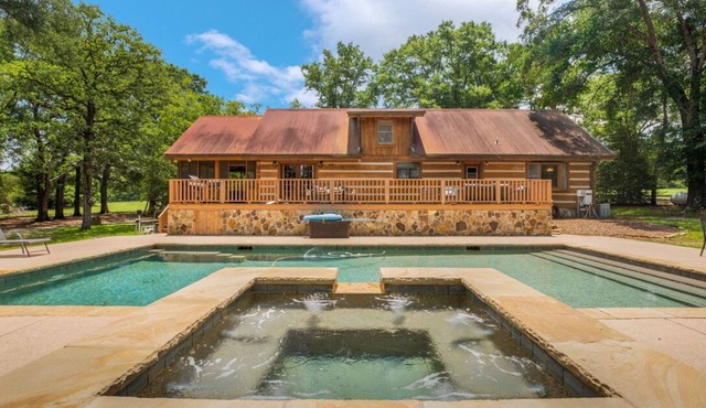 Scenic Rural Oasis, 5-bedroom cabin in the heart of Georgia