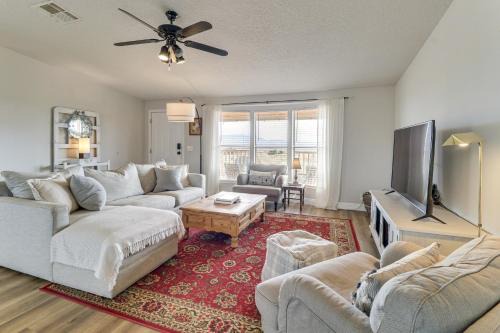 Scenic Sandia Mtn Views! Cozy Rio Rancho Retreat