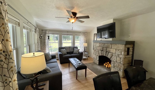 Scenic, Secluded Cottage Located on the Escanaba River