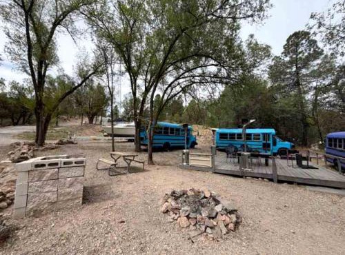 Scenic Skoolie Glamping Retreat, Unique Converted School Buses Near Lincoln National Forest, Mayhill New Mexico