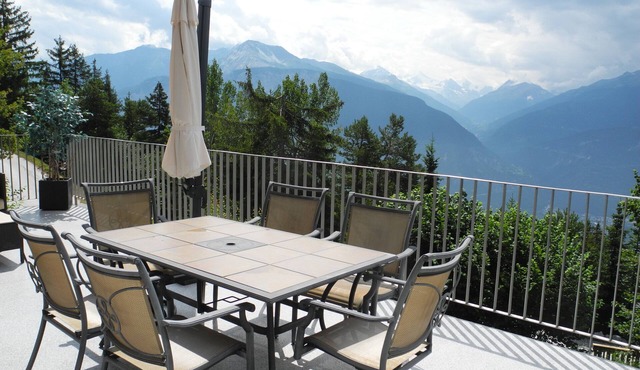Scenic Sport Fit Chalet, very close to the slopes