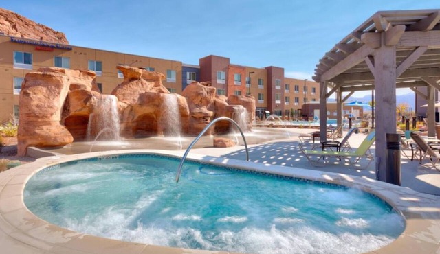 Scenic Stay in Moab, Perfect for Exploring Arches & Canyonlands Parks - 4 Units