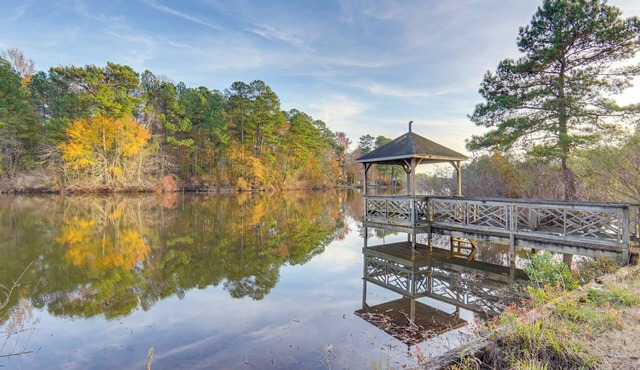 Scenic Studio w/Dock Access in Fayetteville!