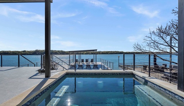 Scenic Sunsets-private pool, boat lift, game room