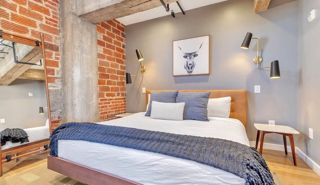 Scenic Urban Escape | Kitchen & Laundry | Explore San Antonio's Top Landmarks