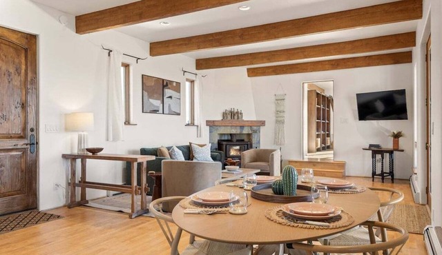Scenic Valley Hideaway w/Mountain Views | La Casita
