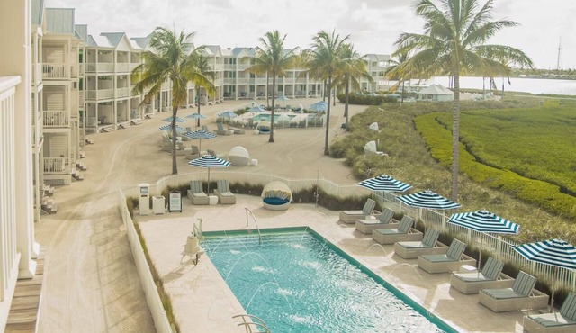 Scenic Veranda Double Queen, Isla Bella, Private Beach, Near Seven Miles Bridge