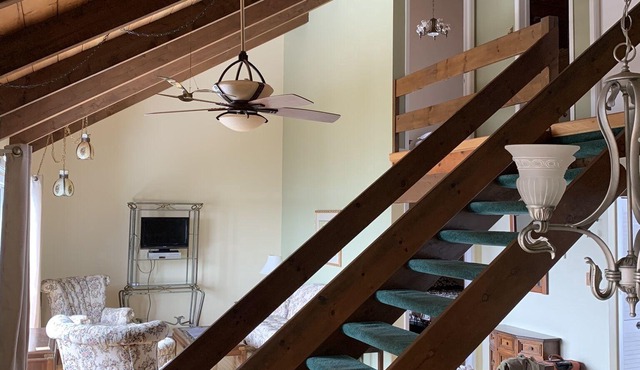 Scenic views, close to amenities!