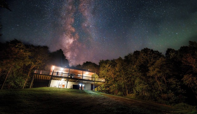 Scenic View Hocking Hills cedar cabin for up to 8 guests that is pet friendly on 30 private acres. Offers pond, Wi-fi and great deck space with first level hot tub.