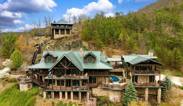 Scenic Views:7BR/Heated Pool/Amazing View/Game/Theater