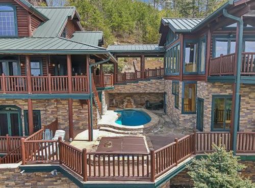 Scenic Views Estate