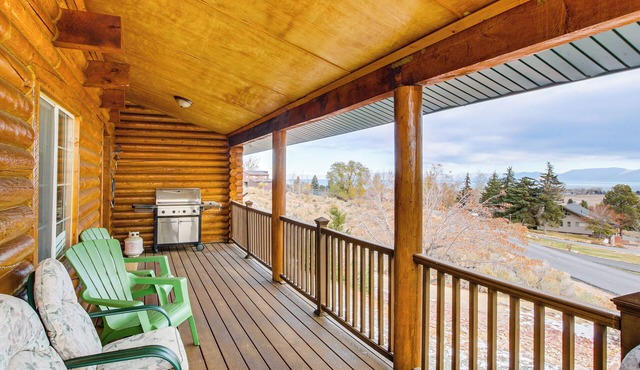 Scenic Views & Game Room: Garden City Retreat!