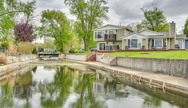 Scenic Views: Spacious Webster Lake House!