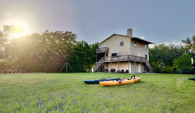 Scenic Waterfront Getaway – Private Stay