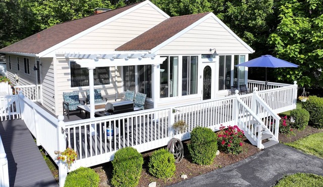 Scenic Waterfront Retreat Close to Annapolis | Panoramic Bay/Bridge Views & Fenced-In Yard