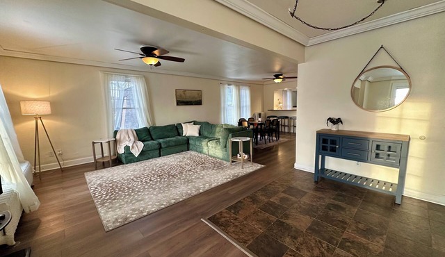 Scenic Waterfront Unit With Free Parking For Boats And Vehicles.