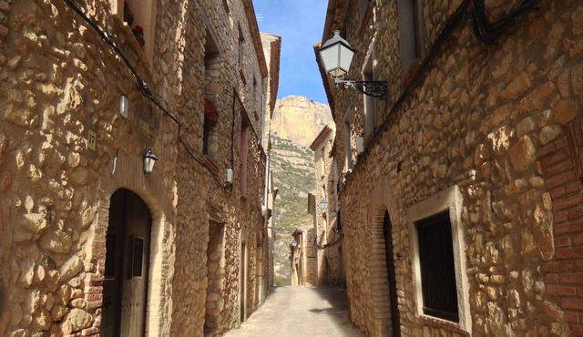Scenic Wine, Food & Adventure Retreat in Priorat