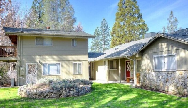 Scenic Wonders Lazy Bear Lodge 4 Bedroom