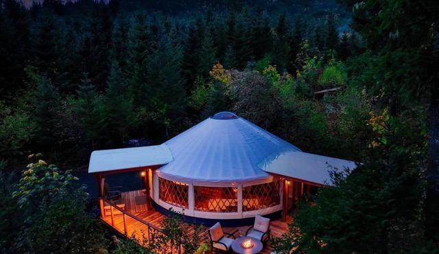 Scenic Woodland Yurt with Stargazing Dome & Firepit near Carson, Washington