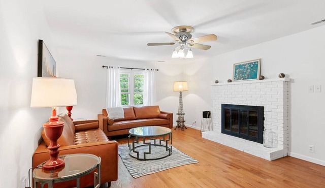 scent-free stay - spacious , big yard and safe neighborhood