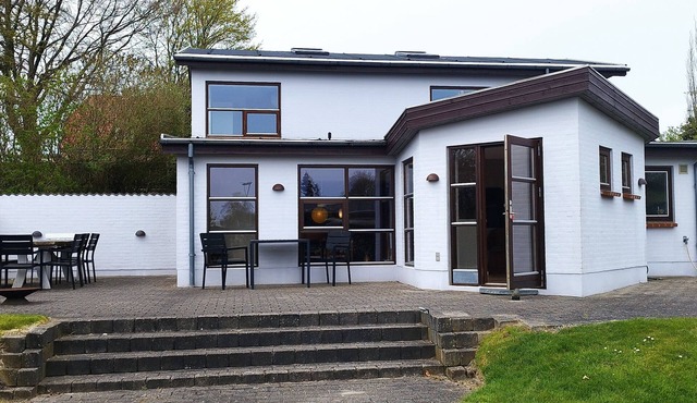 Schönes Sommerhaus in Strandnähe und Nahe dem Zentrum von Nykøbing M