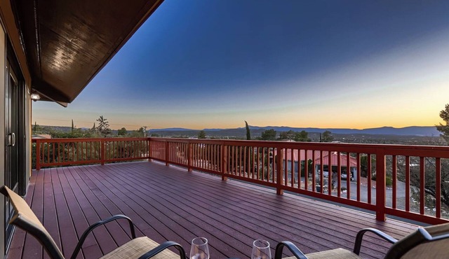 Scholar's Retreat - Panoramic Views