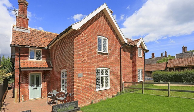 School House - Three Bedroom House, Sleeps 6