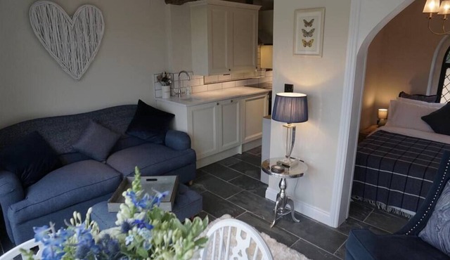 School Lodge with Expansive Parkland Views