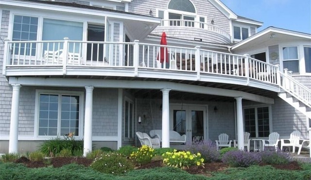 Schooners Landing - Luxury Oceanfront Home With Lighthouse Views