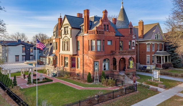 Schuster Mansion Bed & Breakfast