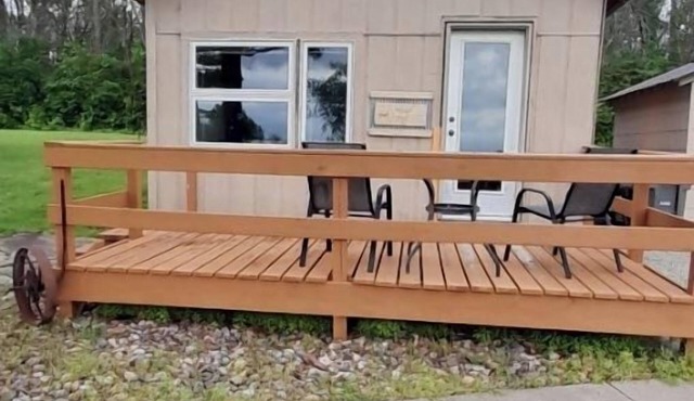 Schuster of Fox River Resort - Flathead Cabin