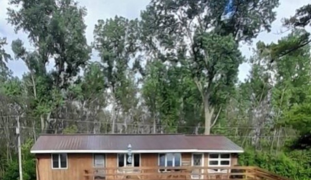 Schuster's Fox River Resort on the Fox River - Walleye Retreat