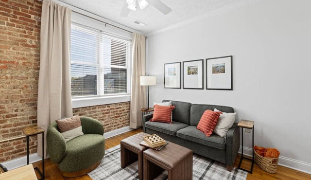 Scot's Suite - Downtown Maryville Loft