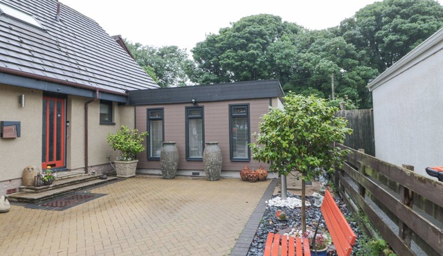 SCOTIA AT THE POW, pet friendly, country holiday cottage in Annan