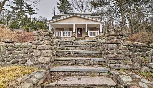 Scotrun Home Centrally Located to Area Resorts