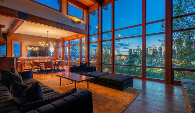 Scotsman's Hill Lounge