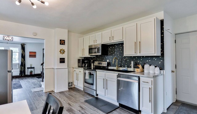 Scott Street Unit #4 - Corporate Rental 1BR
