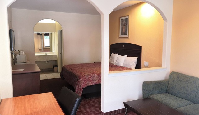 Scottish Inn & Suites