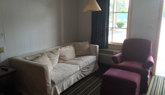 Scottish Inn & Suites