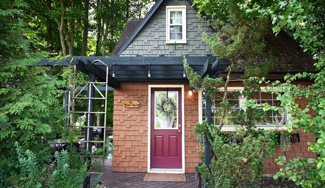 Scottland Yard Farm's Adorable Wee Hobbit House
